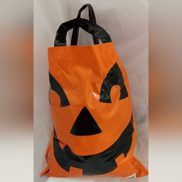 Changing Face Jack-O'-Lantern Plastic Trick-or-Treat Bag-Size 14" x 15.5" - Picture 6 of 10